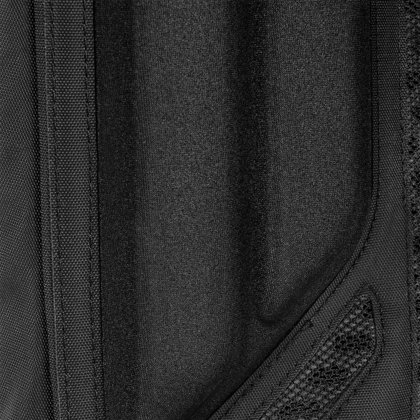 paragon-hydration-pack-a6 Paragon_Black_Texture.png